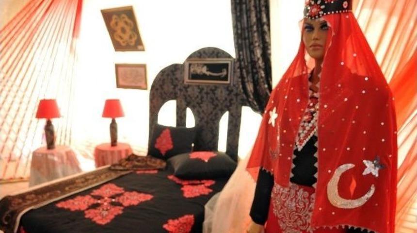 Akmek Sergisine Yoğun İlgi