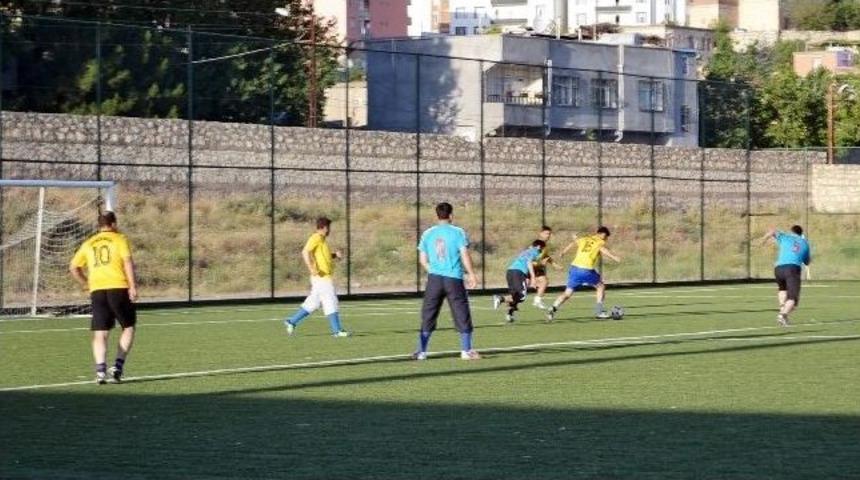 Silvan'da Kurumlar Arası Futbol Turnuvası Sona Erdi