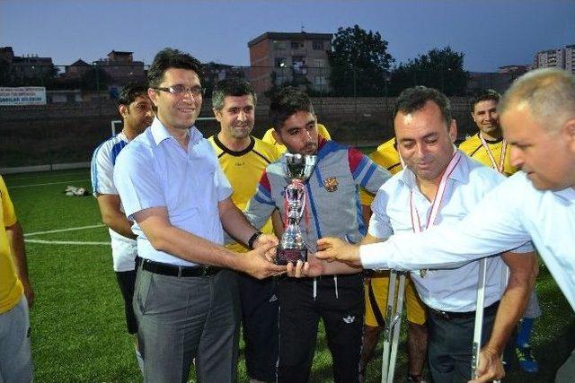 Silvan'da Kurumlar Arası Futbol Turnuvası Sona Erdi