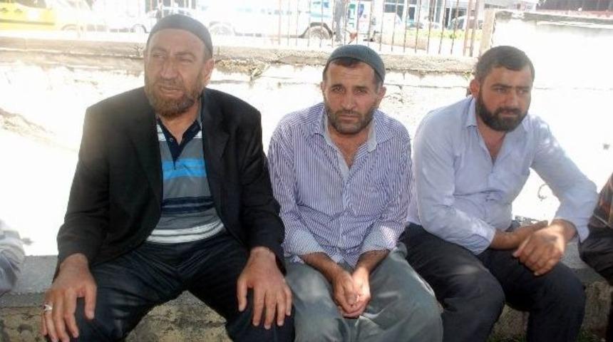 &Ccedil;ocukları Dağa Ka&ccedil;ırılan Ailelerden Oturma Eylemi Başlatan Bdp&rsquo;lilere Tepki