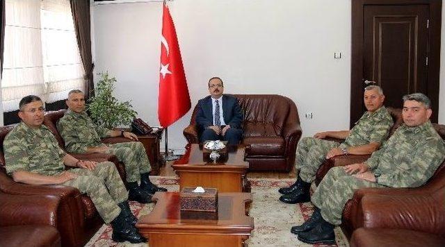 Korgeneral Barut&ccedil;u&rsquo;dan Vali Canbolat&rsquo;a Ziyaret 1