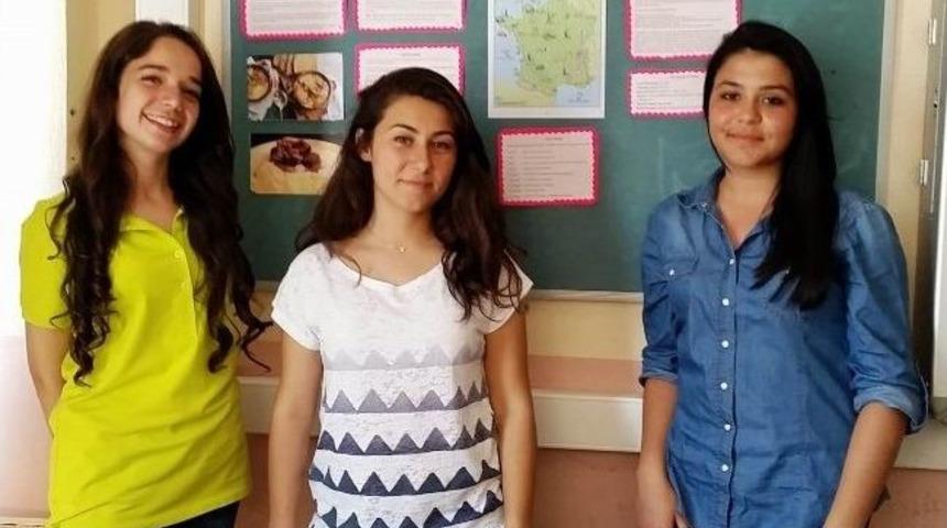 Edremit&rsquo;teki &Ouml;ğretmen Lisesi&rsquo;nde Etwinning &Ccedil;alışması
