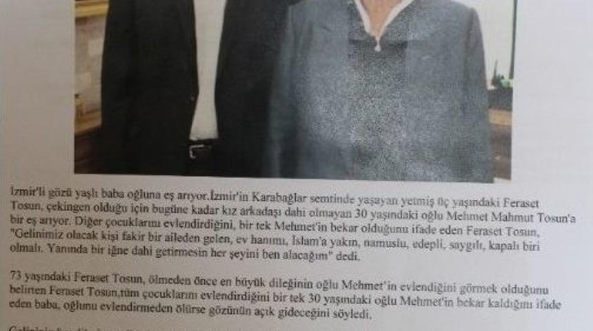 Elinde Broş&uuml;rle Oğluna Eş Bulmaya &Ccedil;ıktı