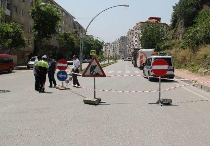 Vatandaş Yola Kazık Çaktı G5