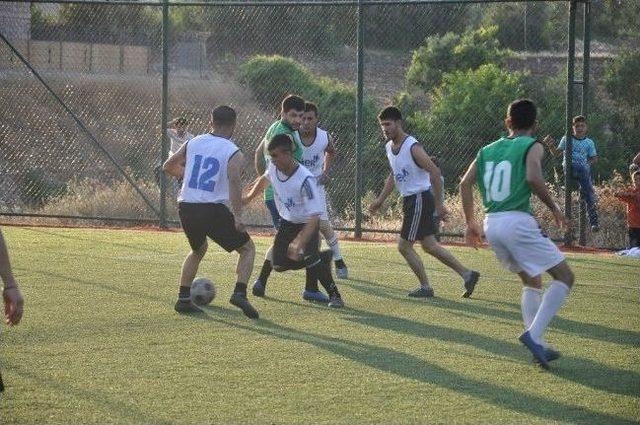 Görümlü’de Halı Saha Futbol Turnuvasının Finali Yapıldı 2