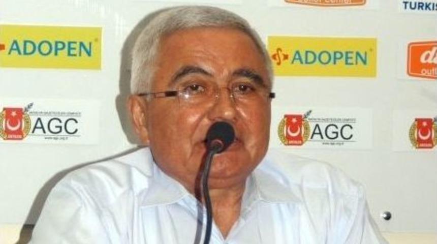 Ak Parti'li &Uuml;ye İstifa Etti