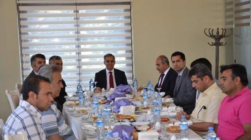 Vali Tapsız, Basın Mensupları İle Bir Araya Geldi