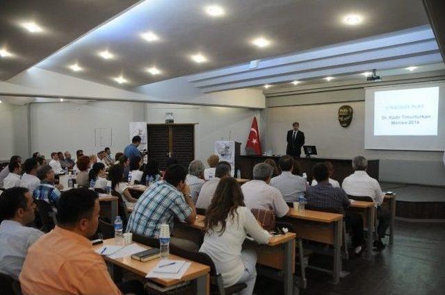 Manisa B&uuml;y&uuml;kşehir Belediye Personeline Stratejik Plan Eğitimi 3