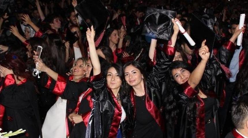 &Uuml;niversiteliler &Uuml;nl&uuml; İsimlerle Kep Fırlattı