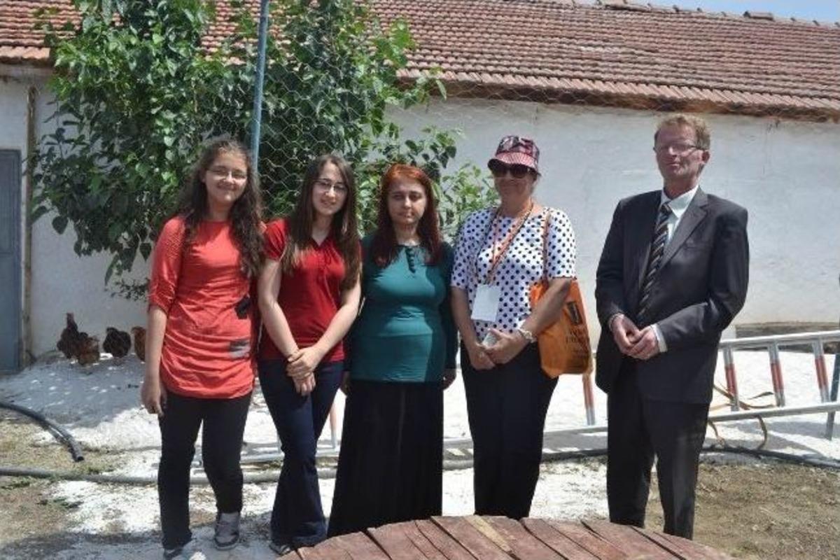 Manisa'nın İlk Organik Yumurta Tesisini Gezdiler