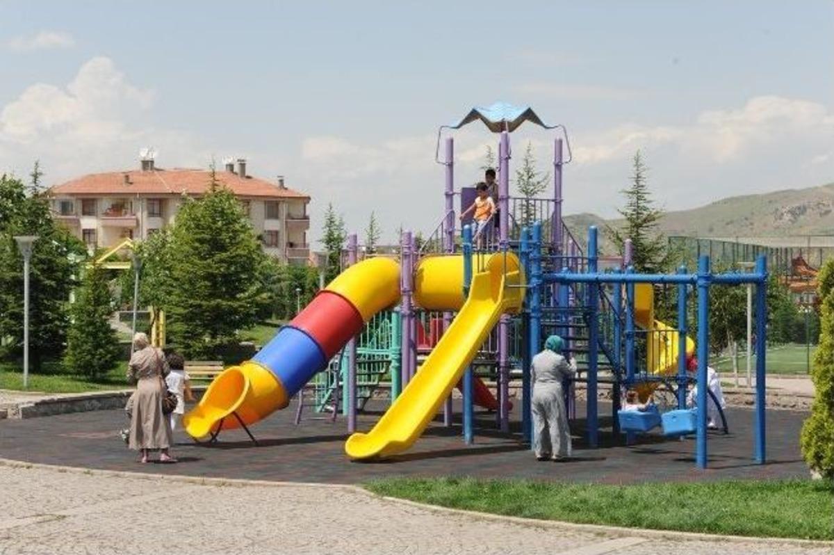 Altındağ&rsquo;ın Parklarına Yaz Geldi