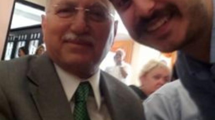 Ekmeleddin İhsanoğlu&rsquo;ndan İlk Selfie
