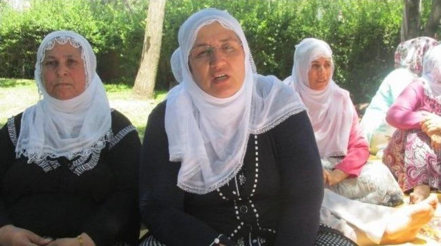 Barış Annelerinden Eylem Yapan Bdp&rsquo;li Ailelere Ziyaret