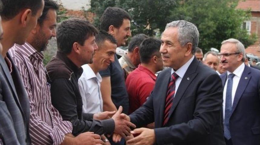 Dağ Y&ouml;resinden B&uuml;lent Arın&ccedil;'a &Ccedil;ilek, Kiraz Ve K&ouml;y Ekmeği