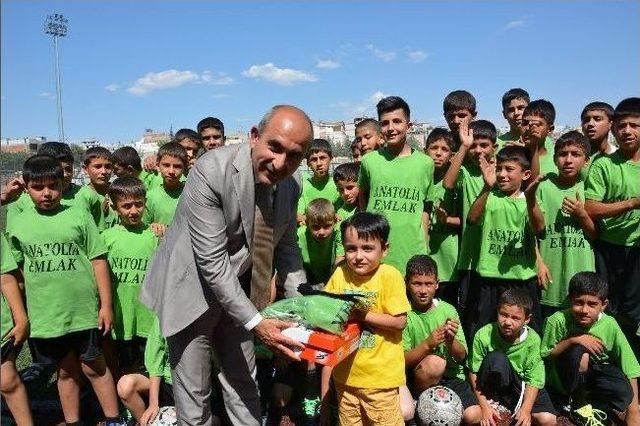 Kilis Belediyespor Yaz Futbol Okulu A&ccedil;ıldı 1