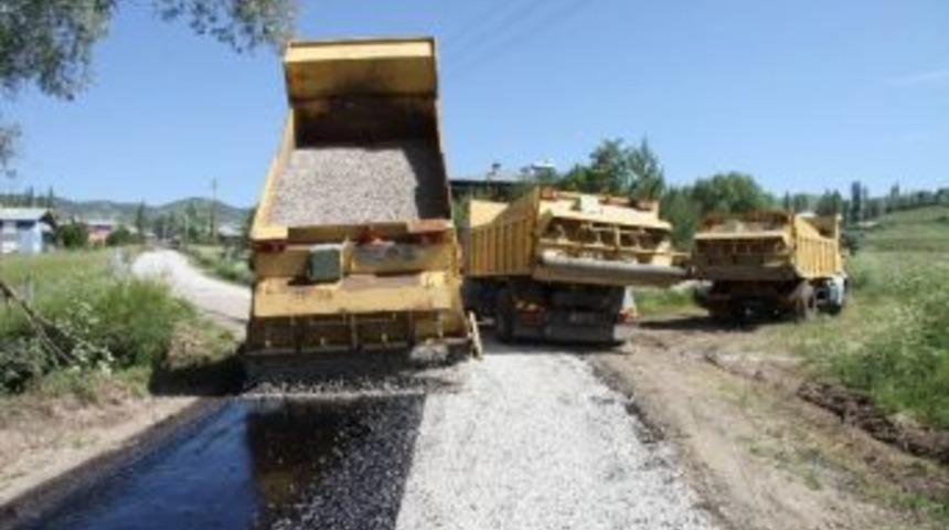 Sathi Kaplama Ve Asfalt Yama &Ccedil;alışmaları S&uuml;r&uuml;yor