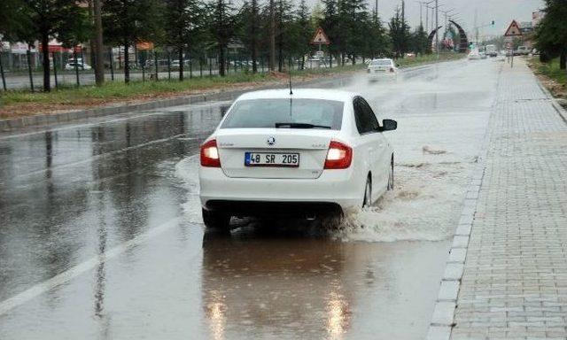 Isparta da Şiddetli Rüzgar Ve Yağış 2