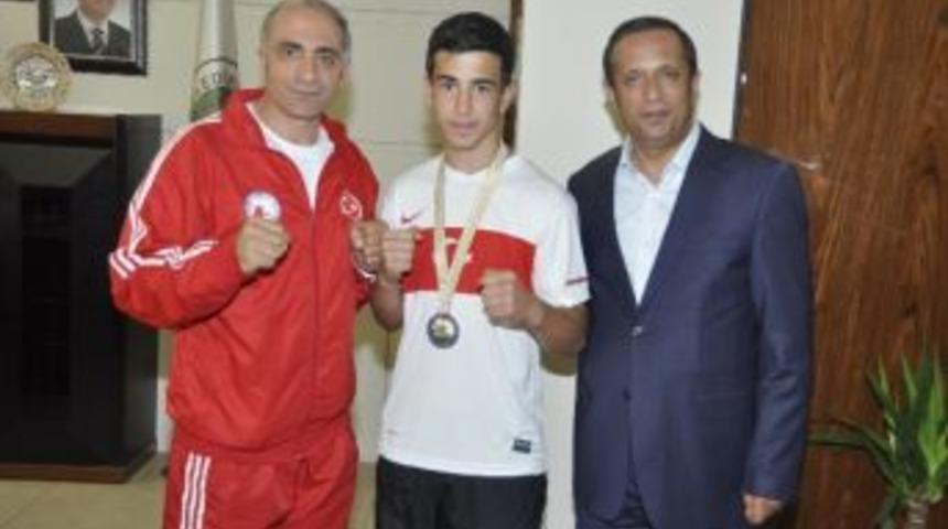 Altın Madalyalı Wushucu’dan Toltar’a Ziyaret