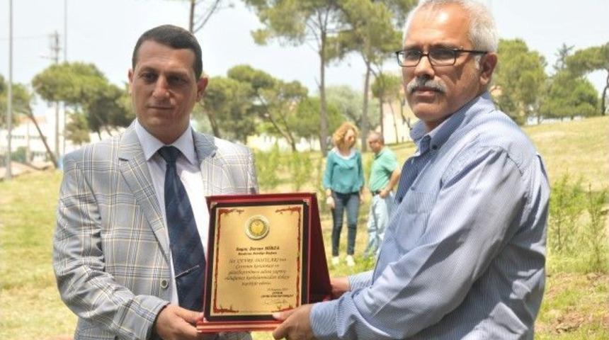 Soma'da &Ouml;len Madenciler İ&ccedil;in Fidan Diktiler