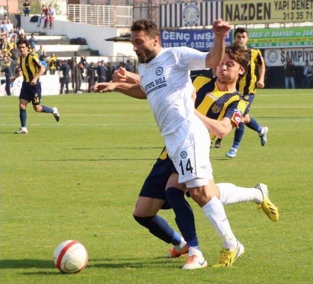 Nazilli Belediyespor Tufan Ve Lider İle Anlaştı