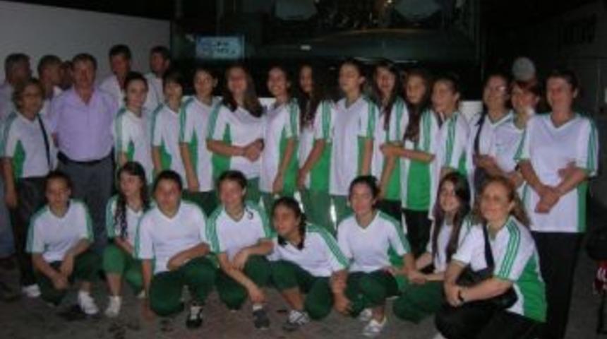 Fatih Halk Eğitimi Merkezi Gen&ccedil;lik Ve Spor Kul&uuml;b&uuml;, Halk Oyunları Yarışmasına Gidiyor