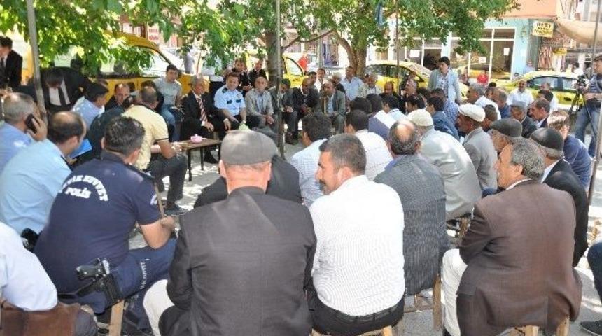 Emniyet M&uuml;d&uuml;r&uuml; İşlek Tatvan&rsquo;da Halkla Biraya Geldi