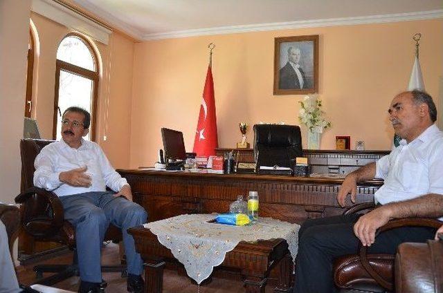 Manisa M&uuml;ft&uuml;l&uuml;ğ&uuml; nden Somalı Şehit Ailelerine Ziyaret 1