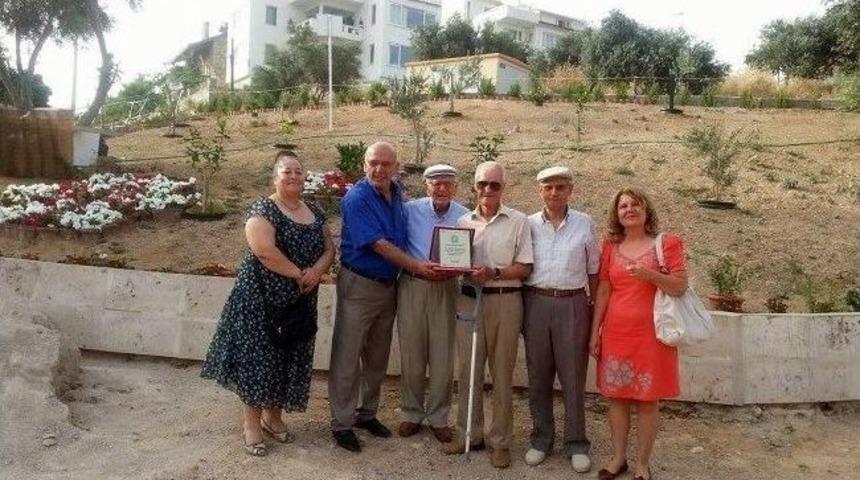 30 Yıllık &Ccedil;&ouml;pl&uuml;k Engelinin Eliyle Renklendi