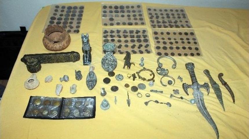 G&uuml;mr&uuml;k Muhafaza Ka&ccedil;ak&ccedil;ılık Ve İstihbarat M&uuml;d&uuml;rl&uuml;ğ&uuml; Ekiplerinden Paha Bi&ccedil;ilemeyen Tarihi Eser Operasyonu