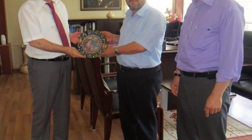 İl M&uuml;ft&uuml;s&uuml; Artan, Kaymakam Karahan&rsquo;ı Ziyaret Etti