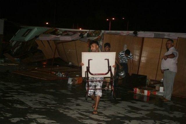 Ak&ccedil;akoca da Fırtına Stantları Devirdi 2