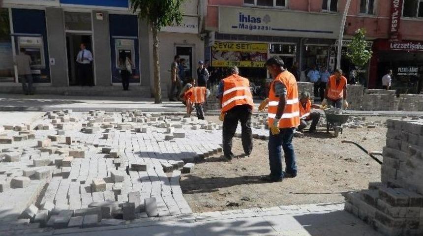 G&uuml;m&uuml;şhane'de Yol &Ccedil;alışmaları