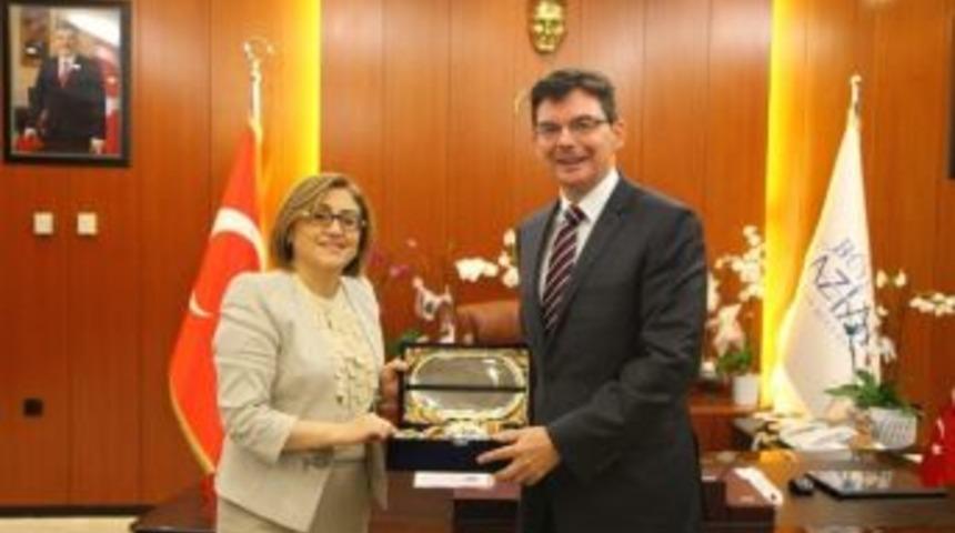 Avustralya B&uuml;y&uuml;kel&ccedil;isi Gaziantep B&uuml;y&uuml;kşehir Belediye Başkanı Fatma Şahin&rsquo;i Ziyaret Etti