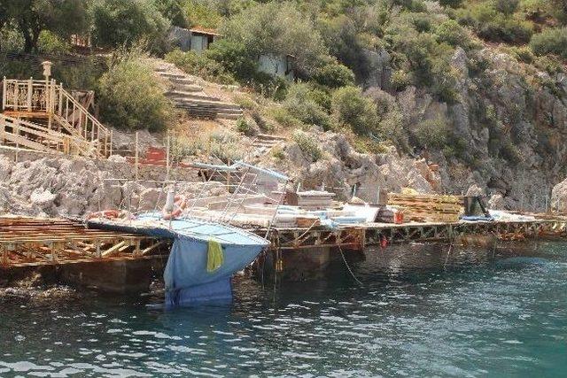 Fethiye de Servis Teknesi Battı 2