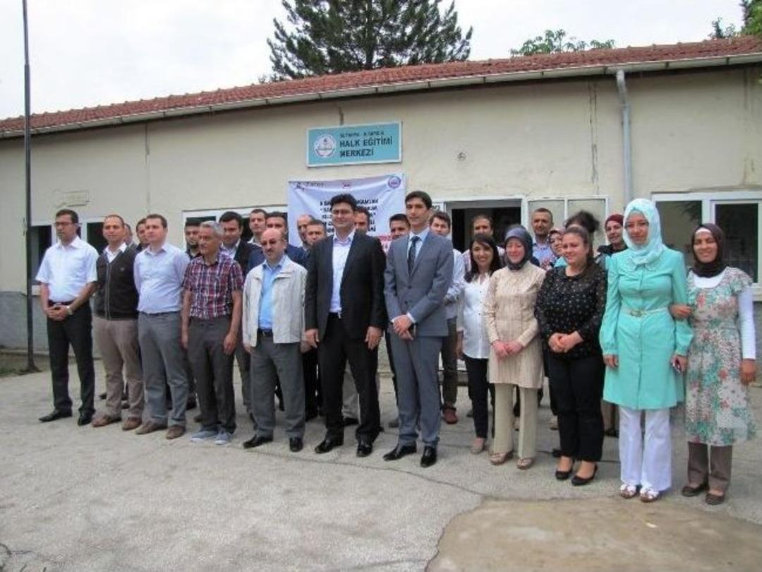 Teknik Destek Eğitimine Katılan &Ouml;ğretmenlere Sertifika