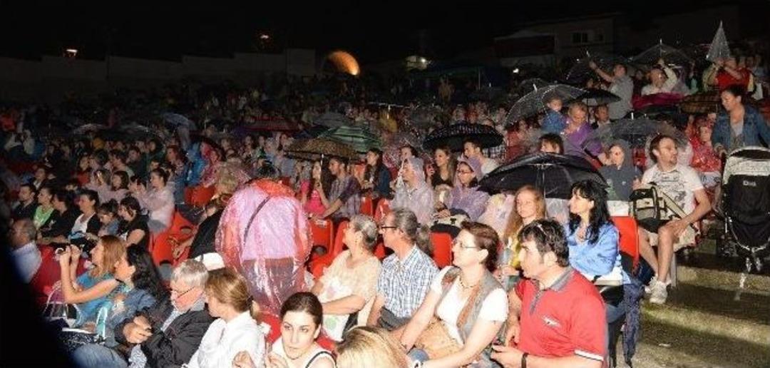 Bursa&rsquo;da Tarihi Konser
