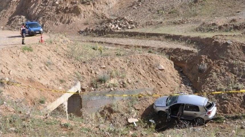Kırıkkale'de Otomobil Dereye D&uuml;şt&uuml;: 1 &Ouml;l&uuml;, 1 Yaralı