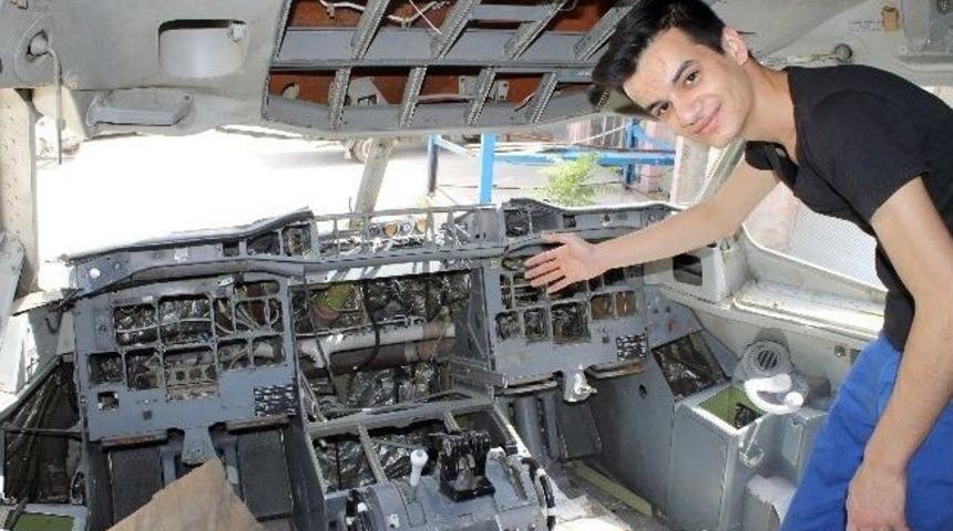 Denizli&rsquo;de U&ccedil;ak Montajı Yapılıyor