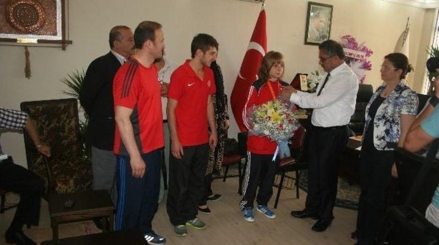 Ey&uuml;p G&uuml;ler'den D&uuml;nya &Uuml;&ccedil;&uuml;nc&uuml;s&uuml;ne Destek