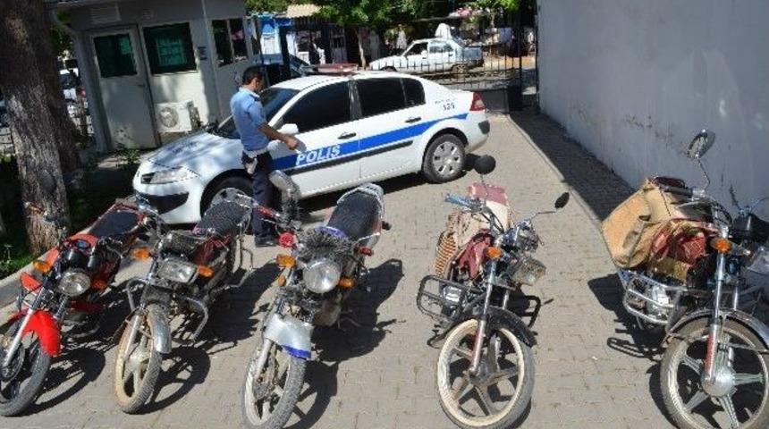 Viranşehir&rsquo;de Motorlu Bisiklet Ve Motosiklet S&uuml;r&uuml;c&uuml;leri Denetlendi