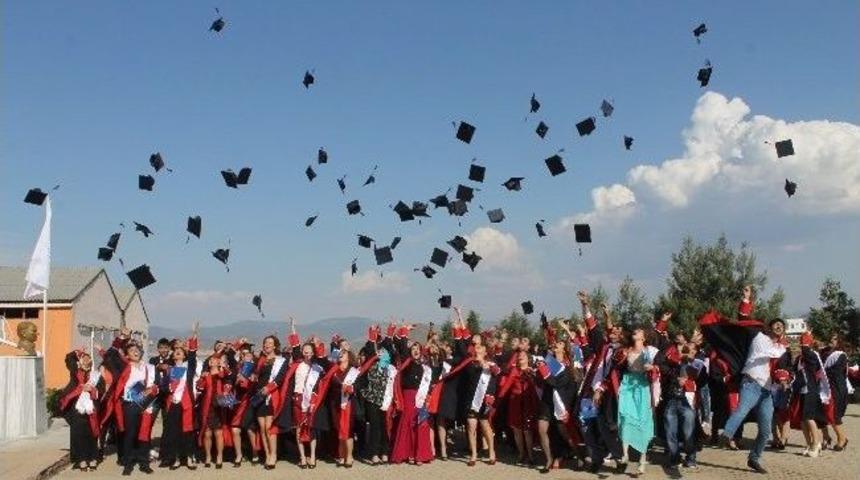 İslahiye Meslek Y&uuml;ksekokulunda Mezuniyet Heyecanı