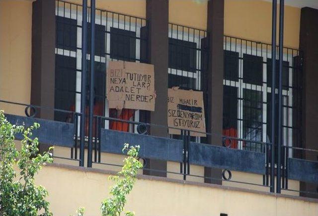 Sığınmacılar A&ccedil;lık Grevine Başlayacak 2