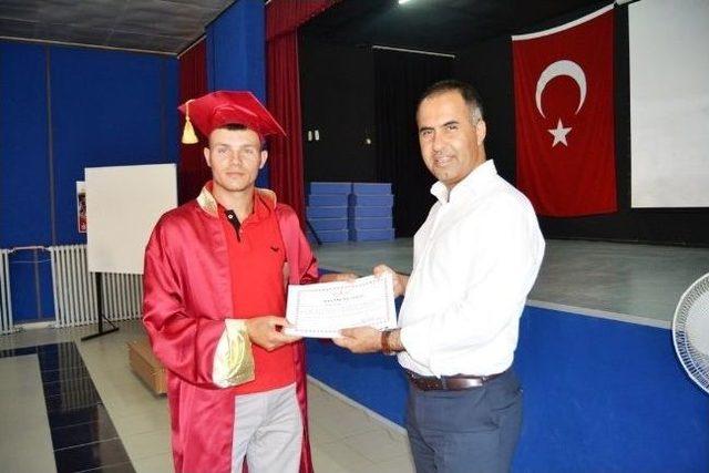 Ahem’in Açık Öğretim Lisesi'nin 14 Mezununa Kep Töreni