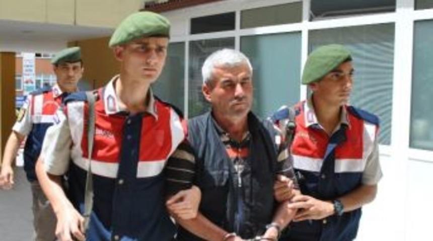Amcasını Ve Kuzenini &Ouml;ld&uuml;ren Zanlı Adliyeye Sevk Edildi