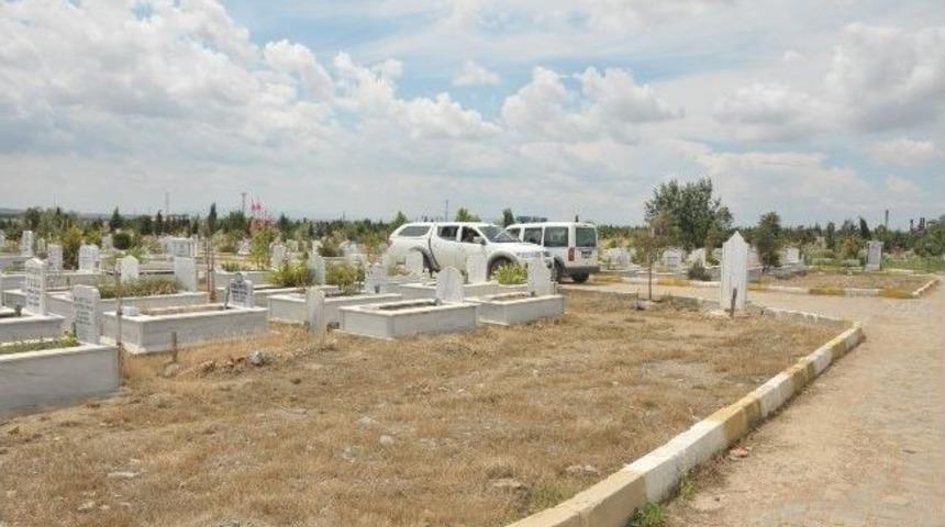 Bandırma'da Mezarlıklara Bakım