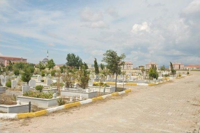 Bandırma da Mezarlıklara Bakım 1