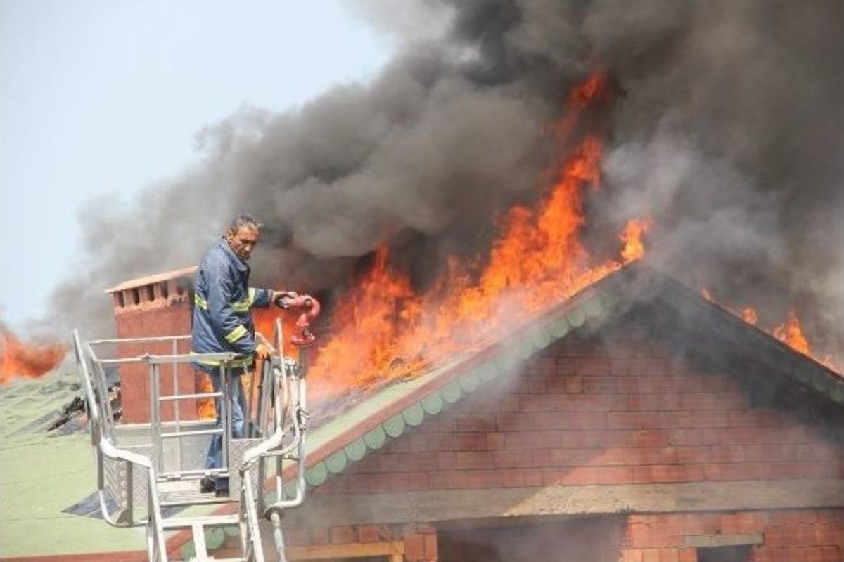 Fatsa'da &Ccedil;atı Yangını