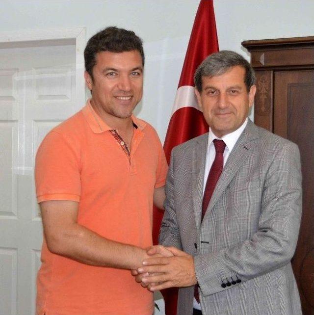 Ünlü Sunucu Küçükkaya’dan 1