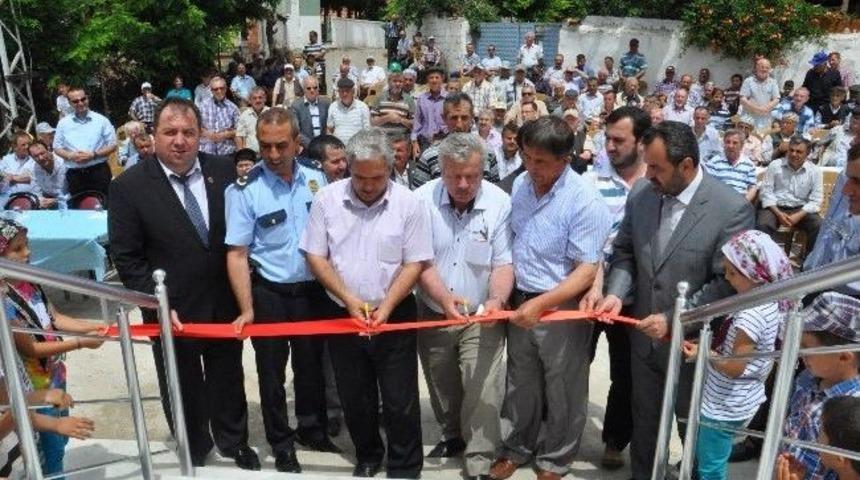 Tetek&ouml;y Mahallesi Camii'sinin A&ccedil;ılış T&ouml;reni Dualr Eşliğinde Yapıldı