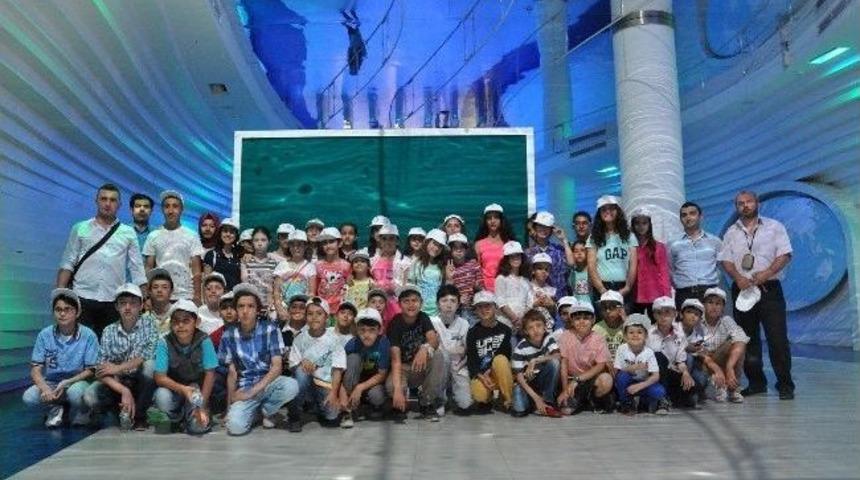 &Uuml;mraniye Belediyesi&rsquo;nden &Ccedil;ocuklara Karne Hediyesi